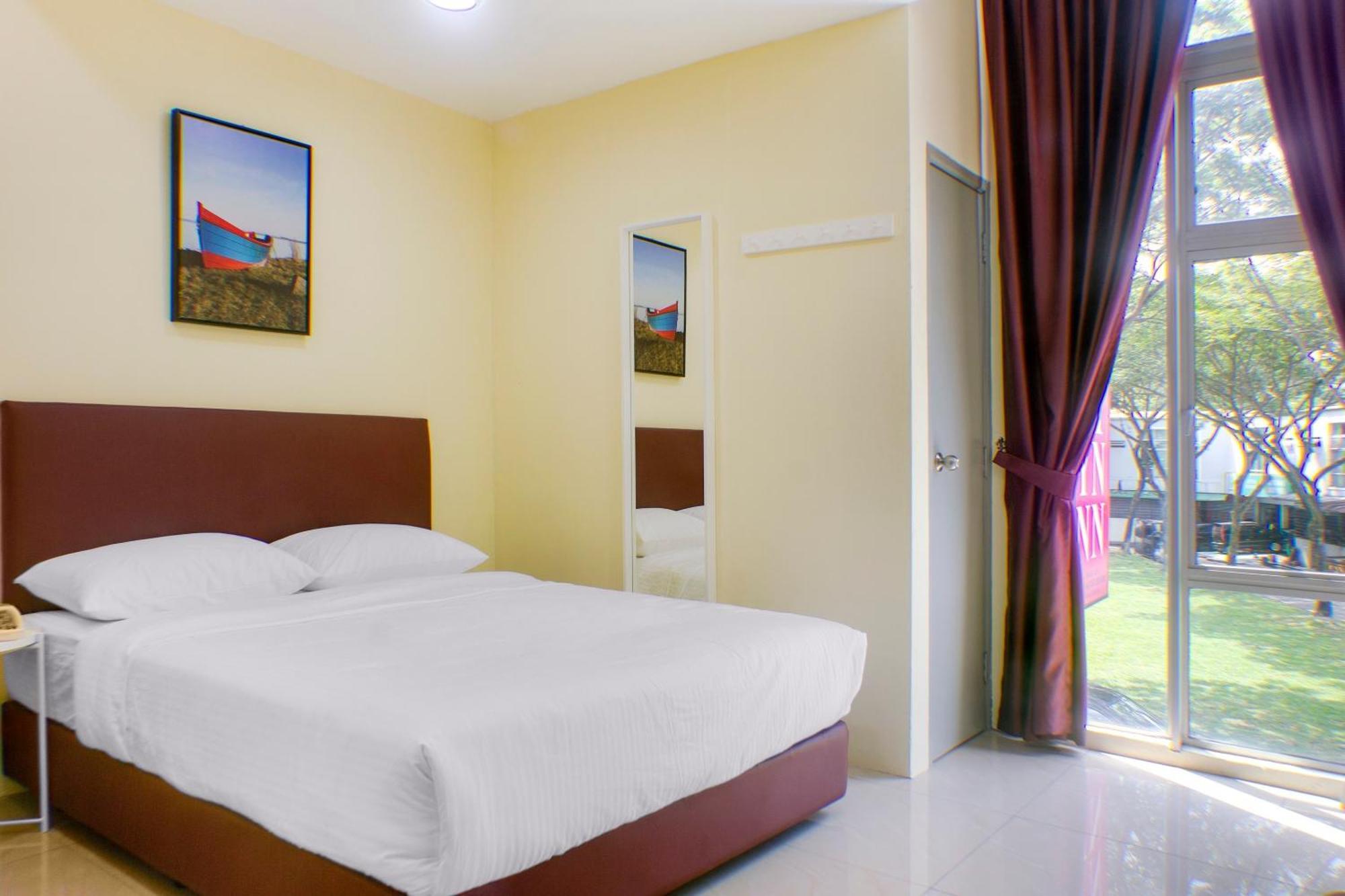 Oyo 90090 Roselyn Inn 2 Pasir Gudang Exterior foto